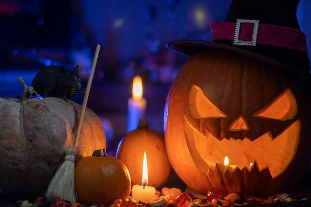 Ensemble d'Halloween avec une tête de citrouille