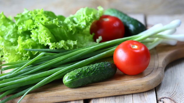 Ensemble de légumes verts d'été et de légumes d'été