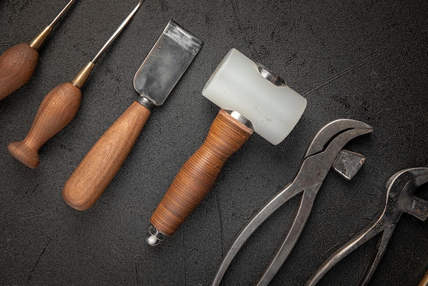 Ensemble d'outils de cordonnier d'artisanat en cuir