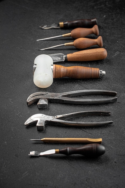 Ensemble d'outils de cordonnier d'artisanat en cuir