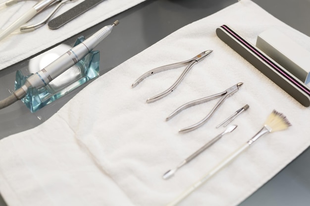 Ensemble d'outils de manucure vue de dessus de soins des ongles