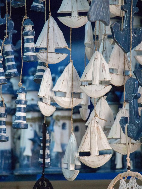 Photo ensemble de petits bateaux modèles colorés