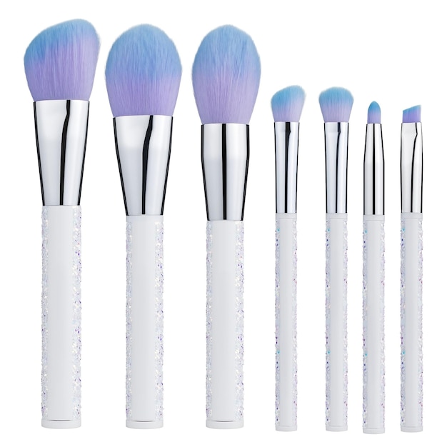 Ensemble de pinceaux de maquillage isolé sur fond blanc