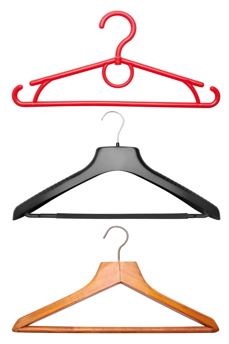 Photo un ensemble de porte-vêtements sur blanc