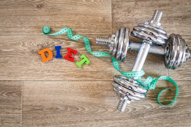 Ensemble pour activités sportives sur sol carrelé.