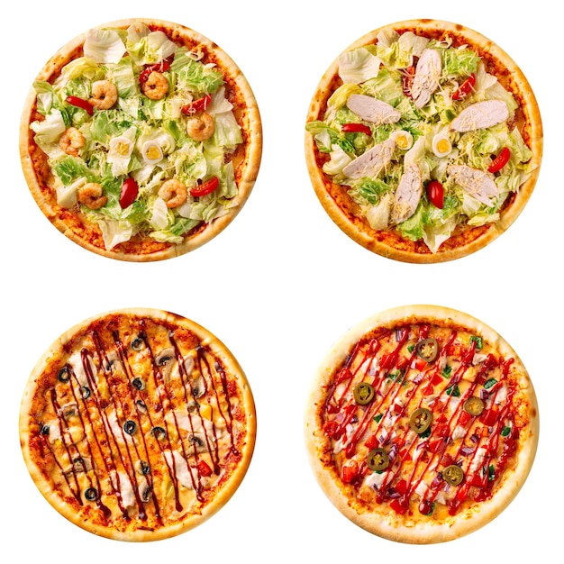 Ensemble de quatre pizzas différentes isolées sur blanc