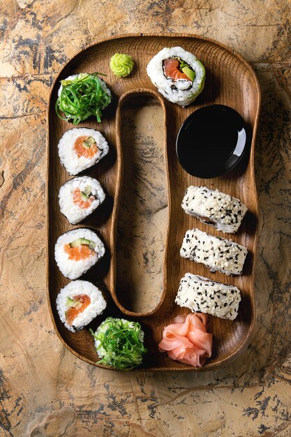 Ensemble de rouleaux de sushi