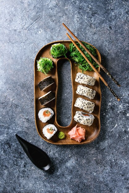 Ensemble de rouleaux de sushi