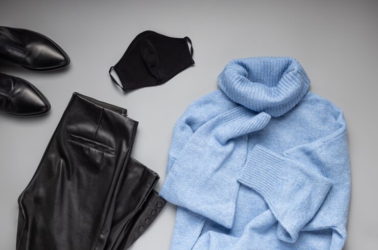 Ensemble de vêtements pour femmes avec masque de protection noir