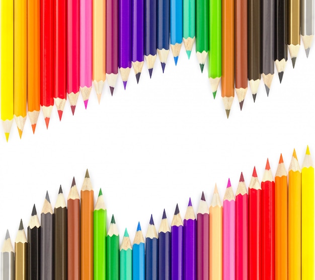 Ensembles de crayons de couleur en rangées