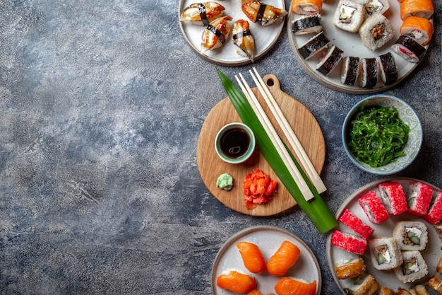 Ensembles de sushis et petits pains