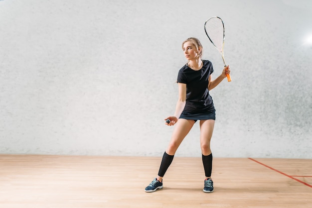 Entraînement Au Jeu De Squash, Joueuse Avec Raquette