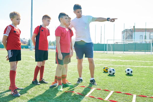 Entraîneur de football, formation des enfants