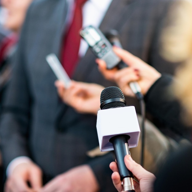 Photo entretien avec les médias