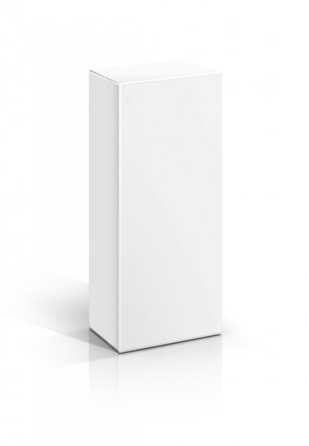 Enveloppe blanche boîte de papier blanc isolée sur fond blanc