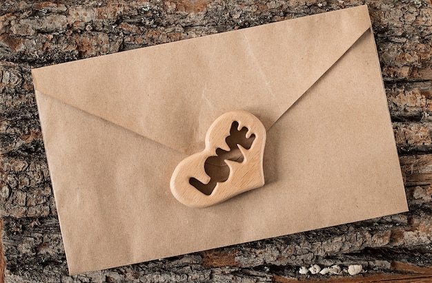 Enveloppe de lettre d&#39;amour Saint Valentin avec coeurs