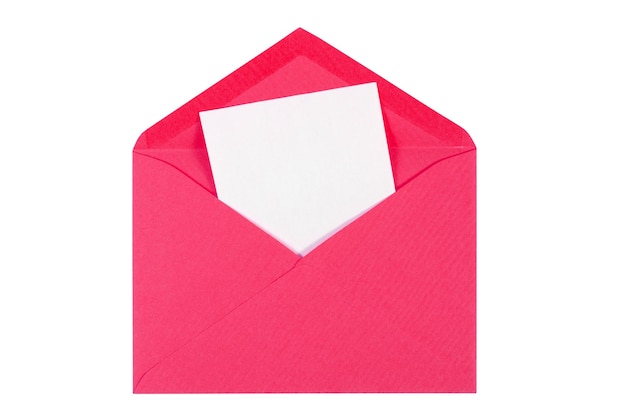 Enveloppe ouverte rouge avec du papier isolé
