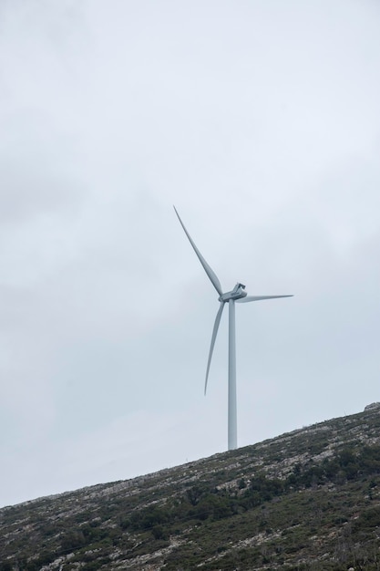 éolienne sur la montagne