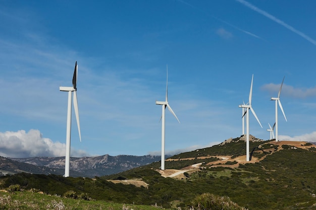 Les éoliennes sont des générateurs d'énergie respectueuse de l'environnement, l'énergie éolienne. Énergie renouvelable