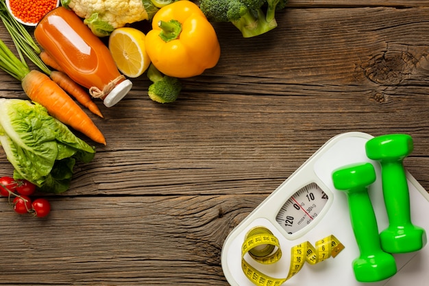 Photo Épicerie avec balance sur table en bois