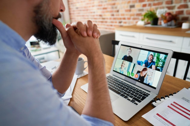 Photo Équipe d'affaires d'entreprise en vidéoconférence