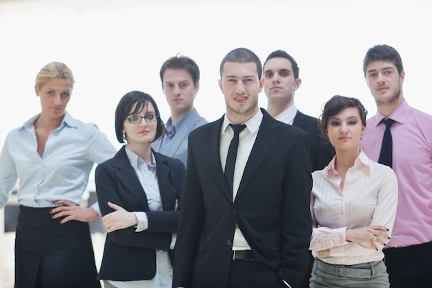 équipe de gens d'affaires d'entreprise d'adultes mixtes multiethniques