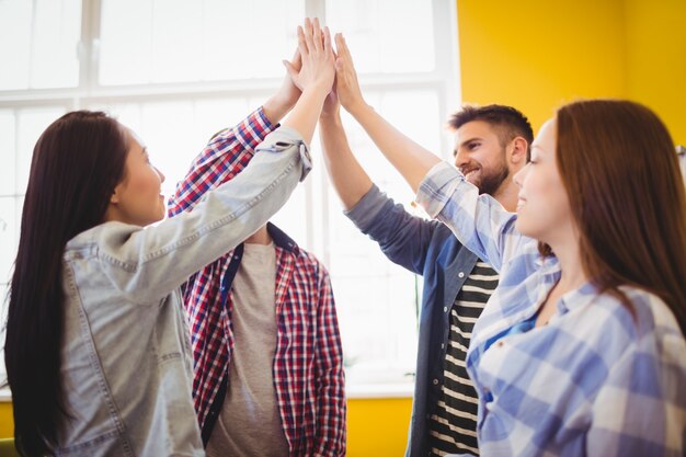 L'équipe graphique donne un high-five