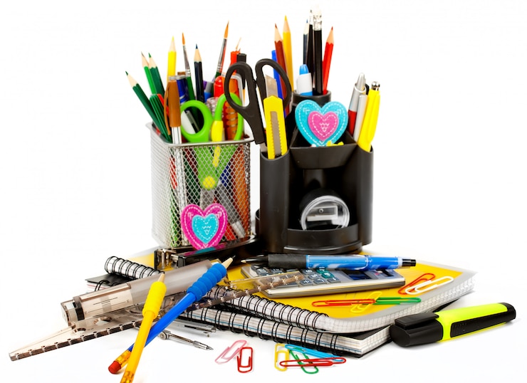 Photo équipement scolaire sur table
