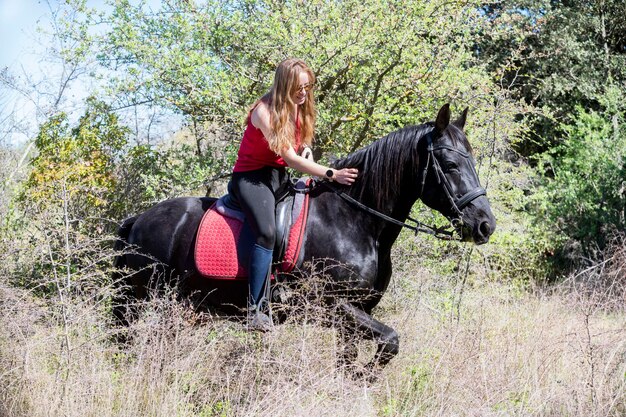 équitation fille et cheval