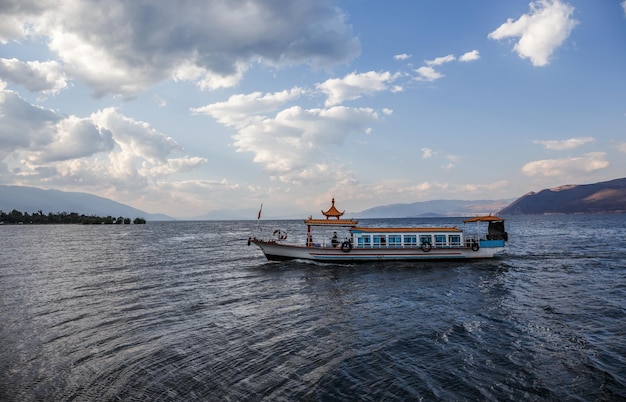 Erhai Lake Dali Yunnan province Chine Vintage touristes bateau de croisière sur le lac