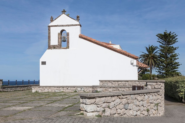 Ermitage à Comillas face à la mer Cantabrie Espagne