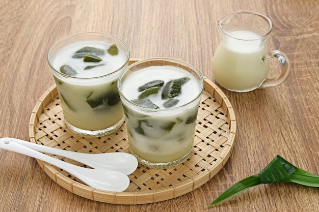 Es Cincau Hijau (gelée d'herbe verte), un dessert traditionnel indonésien. Mise au point sélectionnée