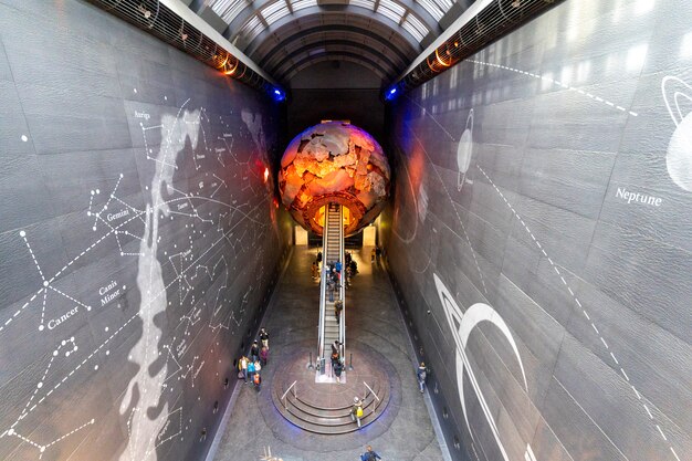 Escalator du Earth Hall du Natural History Museum de Londres