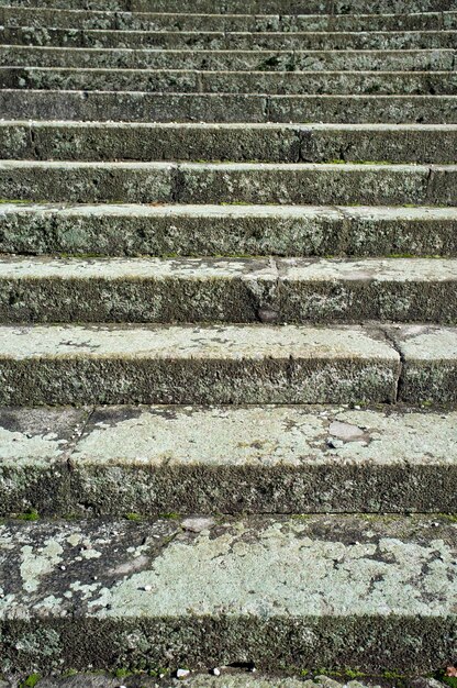 Escalier ancien en pierre