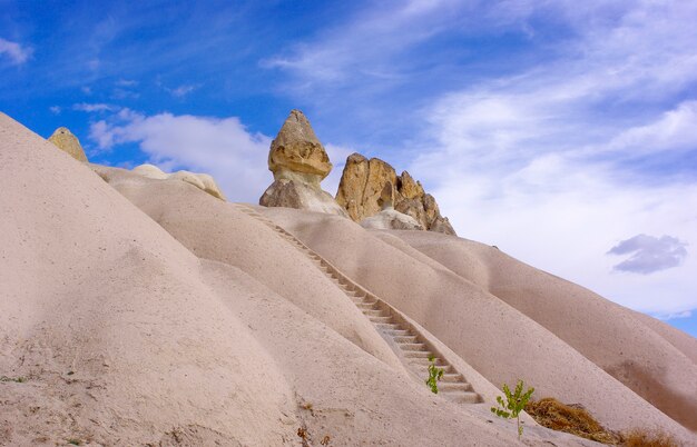 Escalier à la touffe volcanique en Cappadoce