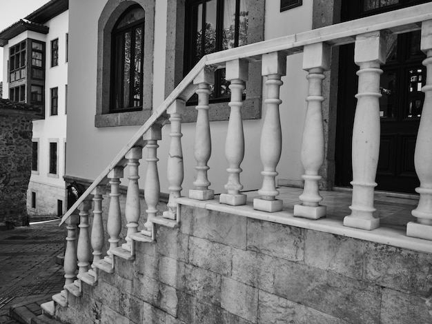 Escaliers en marbre d'une vieille maison