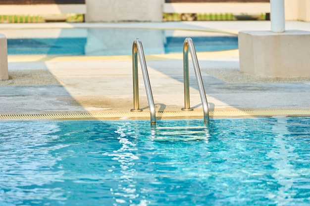 Escaliers de piscine d&#39;eau