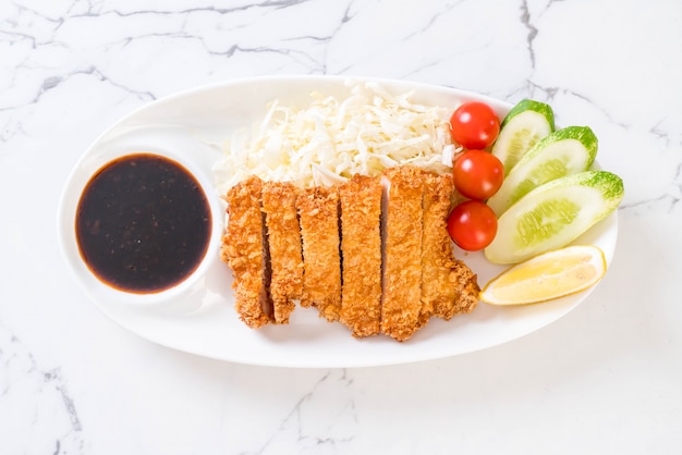 Escalope de porc frite japonaise (ensemble tonkatsu)