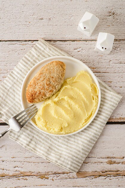 escalope avec purée de pommes de terre