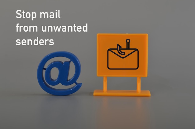 Escroquerie par e-mail et hameçonnage avec texte STOP MAIL FROM UNWANED SENDER