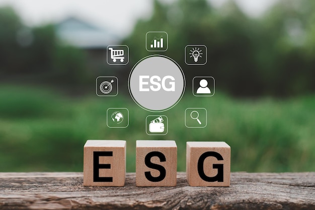 ESG sur un bloc de bois et future conservation de l'environnement et concept durable