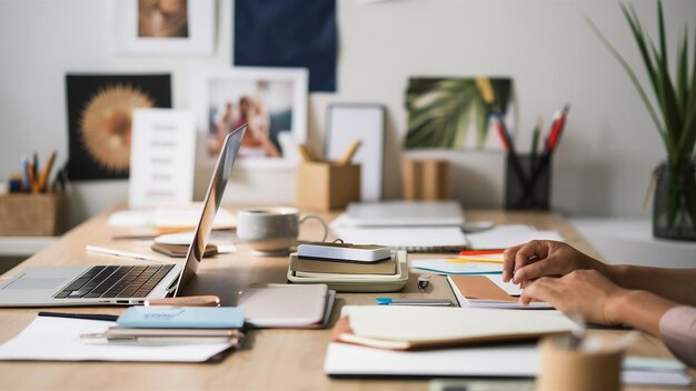 Espace de travail, lieu de travail et table de bureau