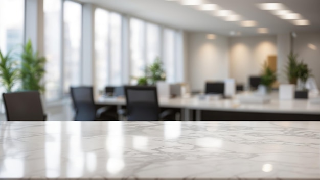 Espace de travail en marbre polyvalent Créez une image conviviale avec une table en marbre blanc sur un fond de bureau flou