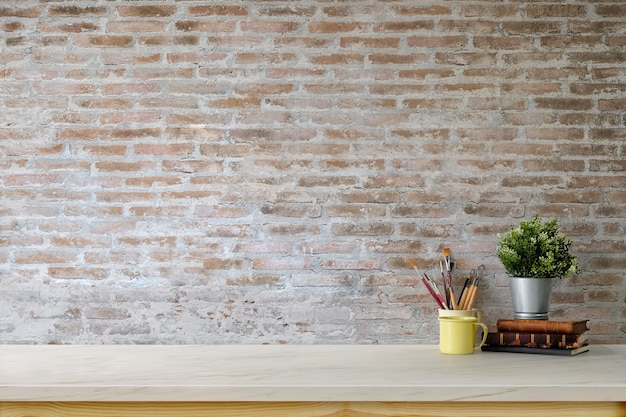 Espace de travail minimal avec le bureau de la maquette et le mur de briques.