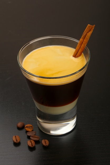 Espresso avec du lait concentré