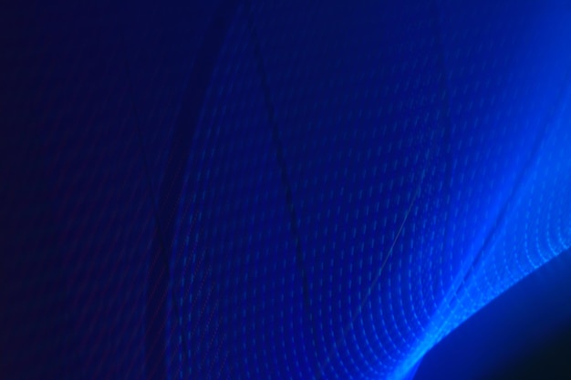 L'essence de la lumière est une onde électromagnétique avec une dualité onde-particule.