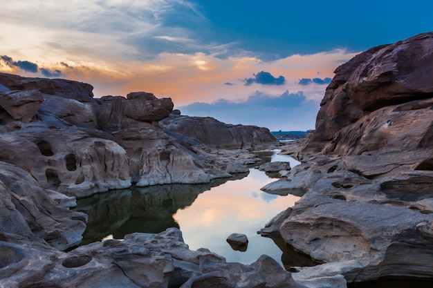 étonnant sam phan bok et grand canyon à Ubon, en Thaïlande.