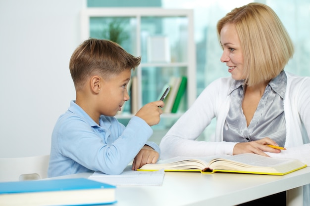 étude enfant d&#39;âge préscolaire chambre pupillaire potache