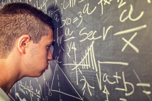 Photo Étudiant très fatigué