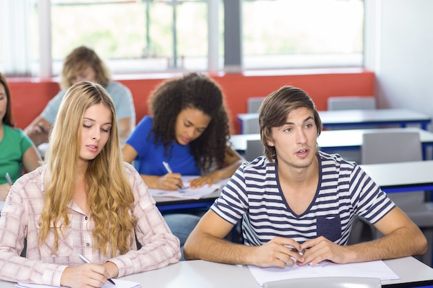 Photo Étudiants en classe